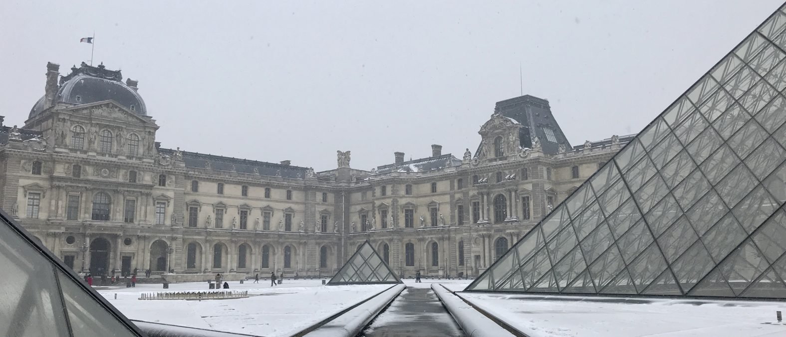 Fantasmi del Louvre copertina