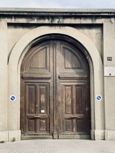 L'accesso al cimitero da rue de Picpus