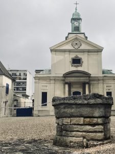 Cappella del cimitero di Picpus e l'antico pozzo